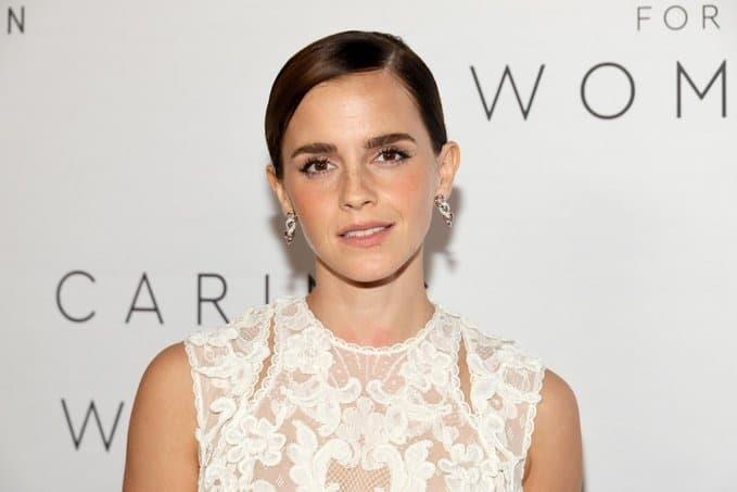Emma Watson adopta perra mexicana y enternece a internet