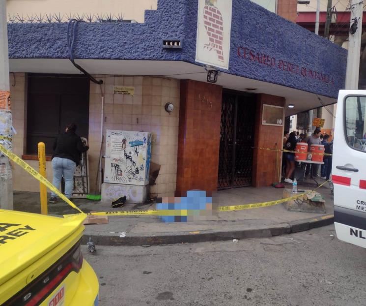 Indagan muerte de mujer sobre Av. Félix U. Gómez