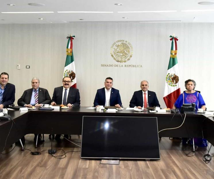 Alito Moreno se reúne con la bancada del PRI en el Senado Alito Moreno se reúne con la bancada del PRI en el Senado