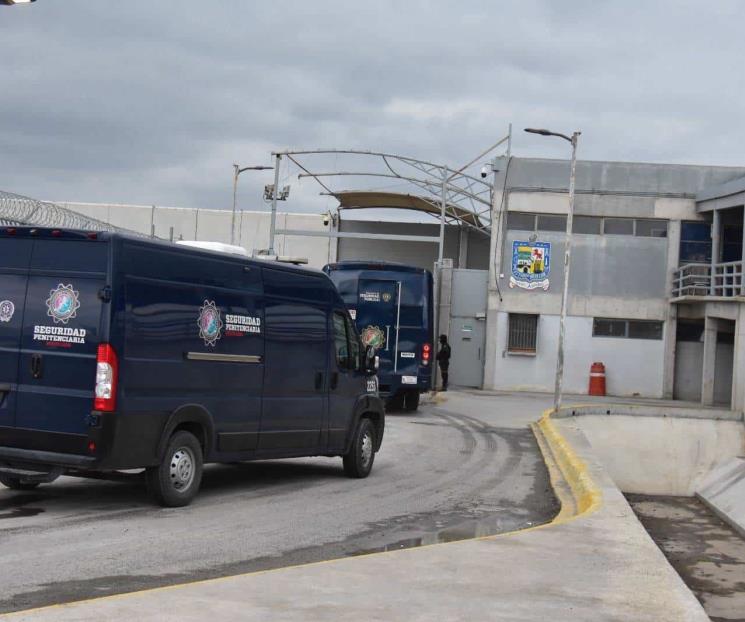 Trasladan a 74 reos entre penales Trasladan a 74 reos entre penales