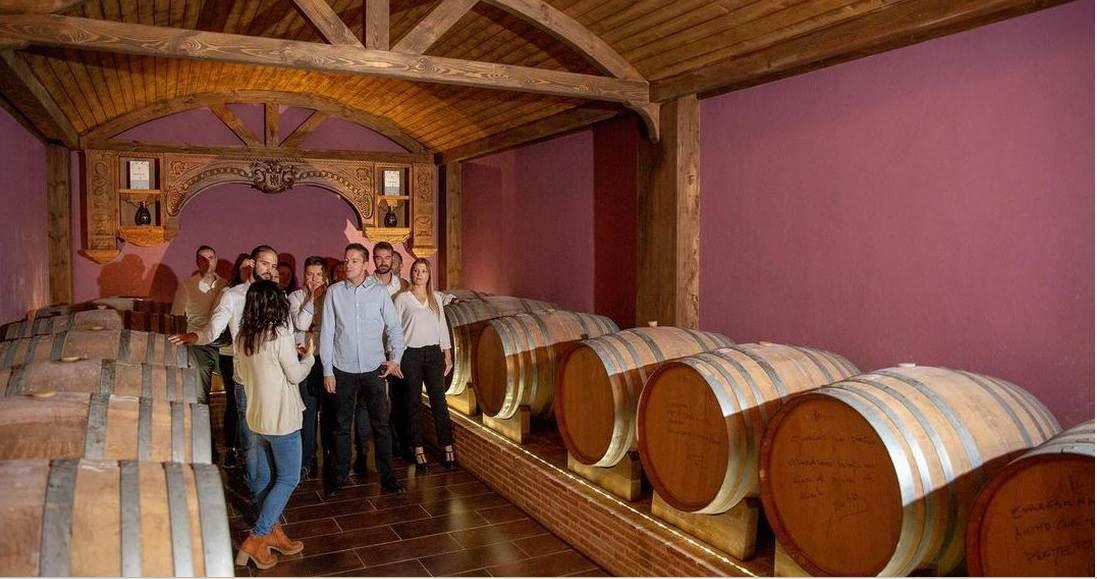 Disfruta del vino español en la Ruta del Vino de Villena