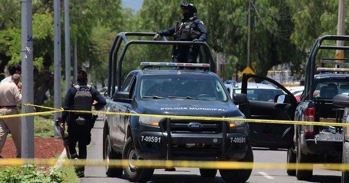 Cuelgan a mujer de un puente en Celaya, Guanajuato