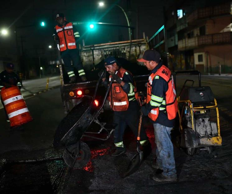 Reparan baches en Ruiz Cortines