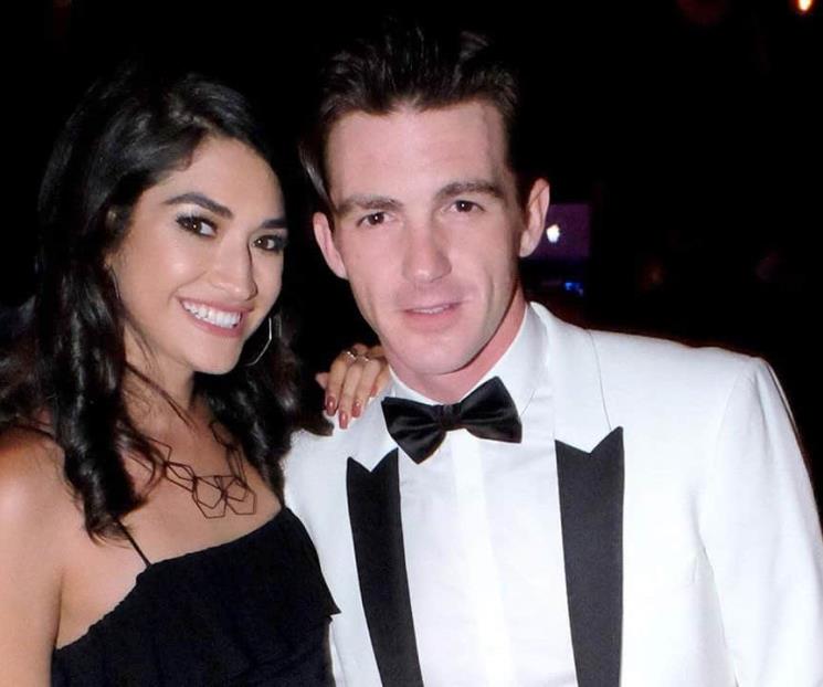Esposa le pide el divorcio a Drake Bell tras desaparición