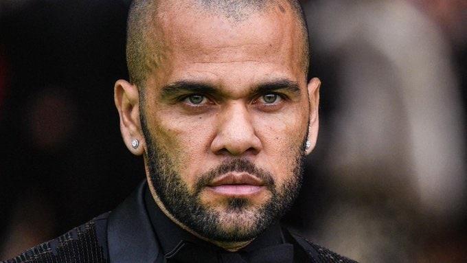 Defensa de Alves sigue buscando como sacarlo de prisión