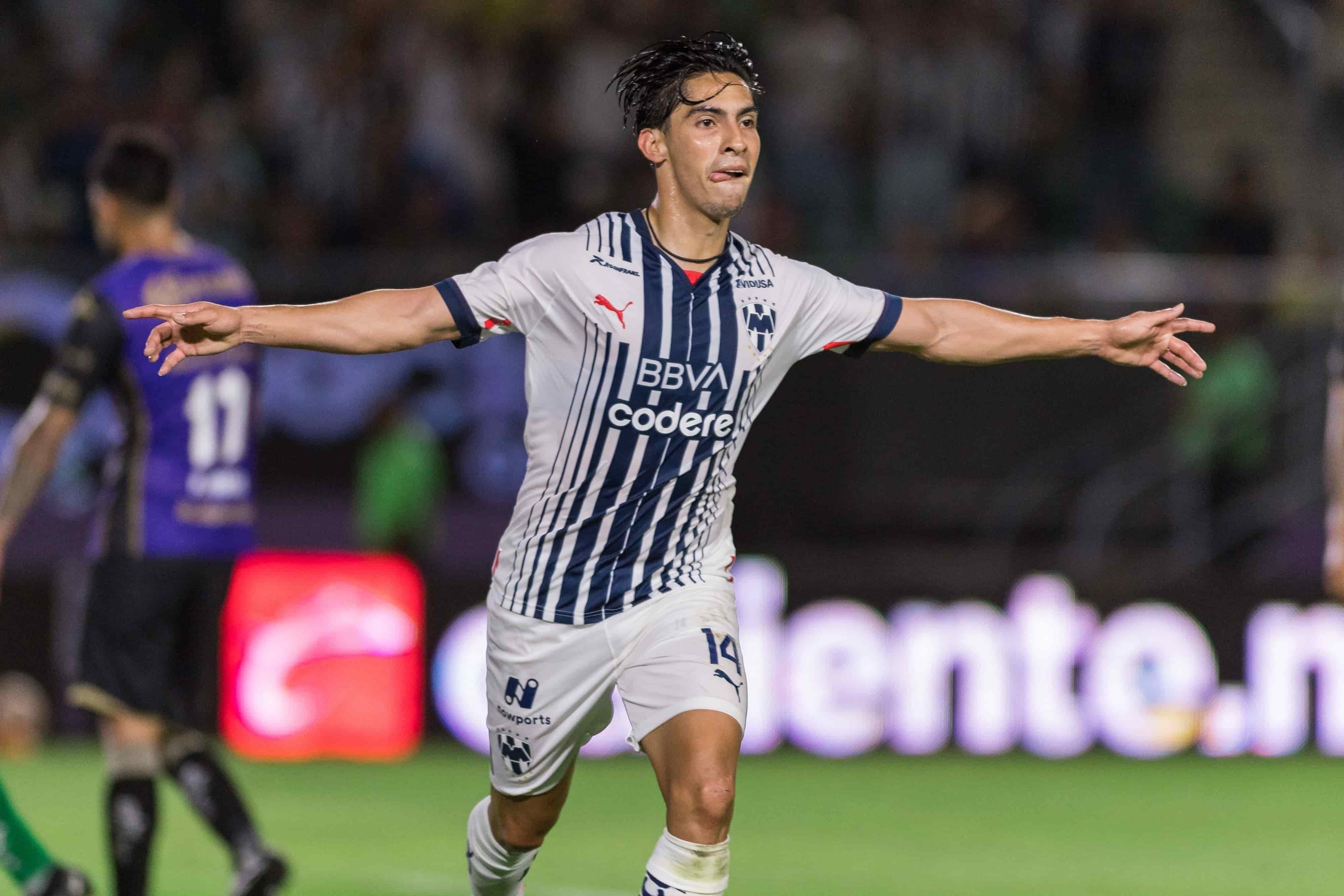 Érick Aguirre hace el 2-0.