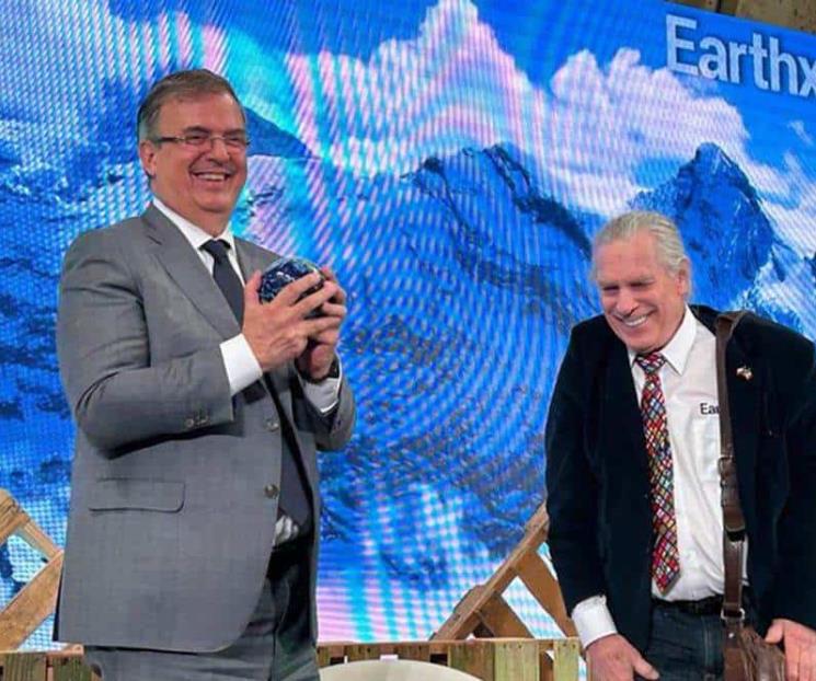 Premian a Ebrard por su lucha contra el cambio climático