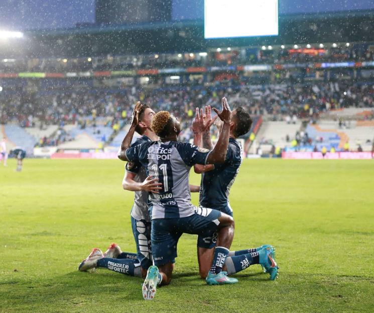 ...Y Pachuca la pelea