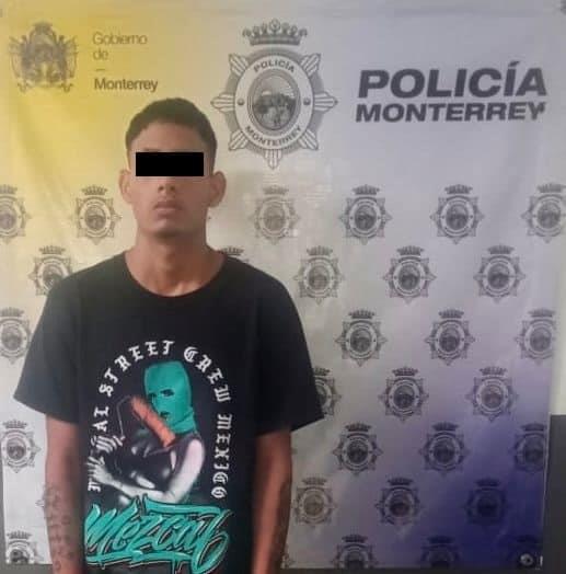 Detienen a joven con droga
