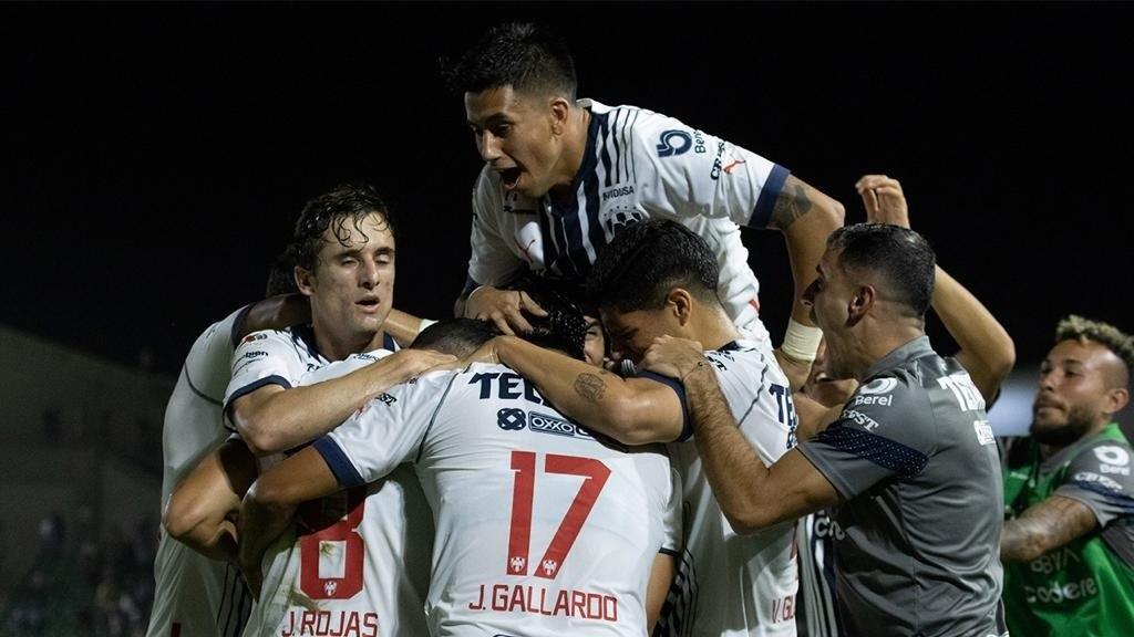 Ataque de Rayados tiene pólvora mojada vs Pumas