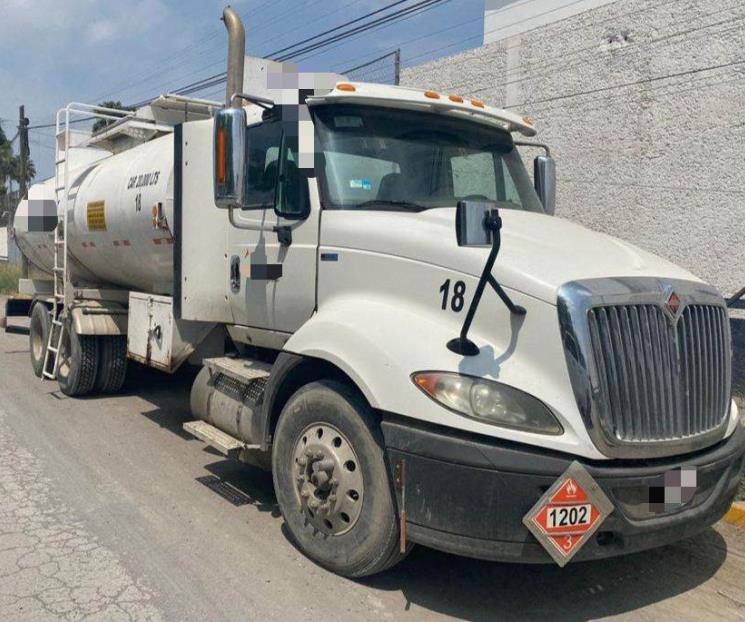 Descubren en pipa combustible robado Descubren en pipa combustible robado