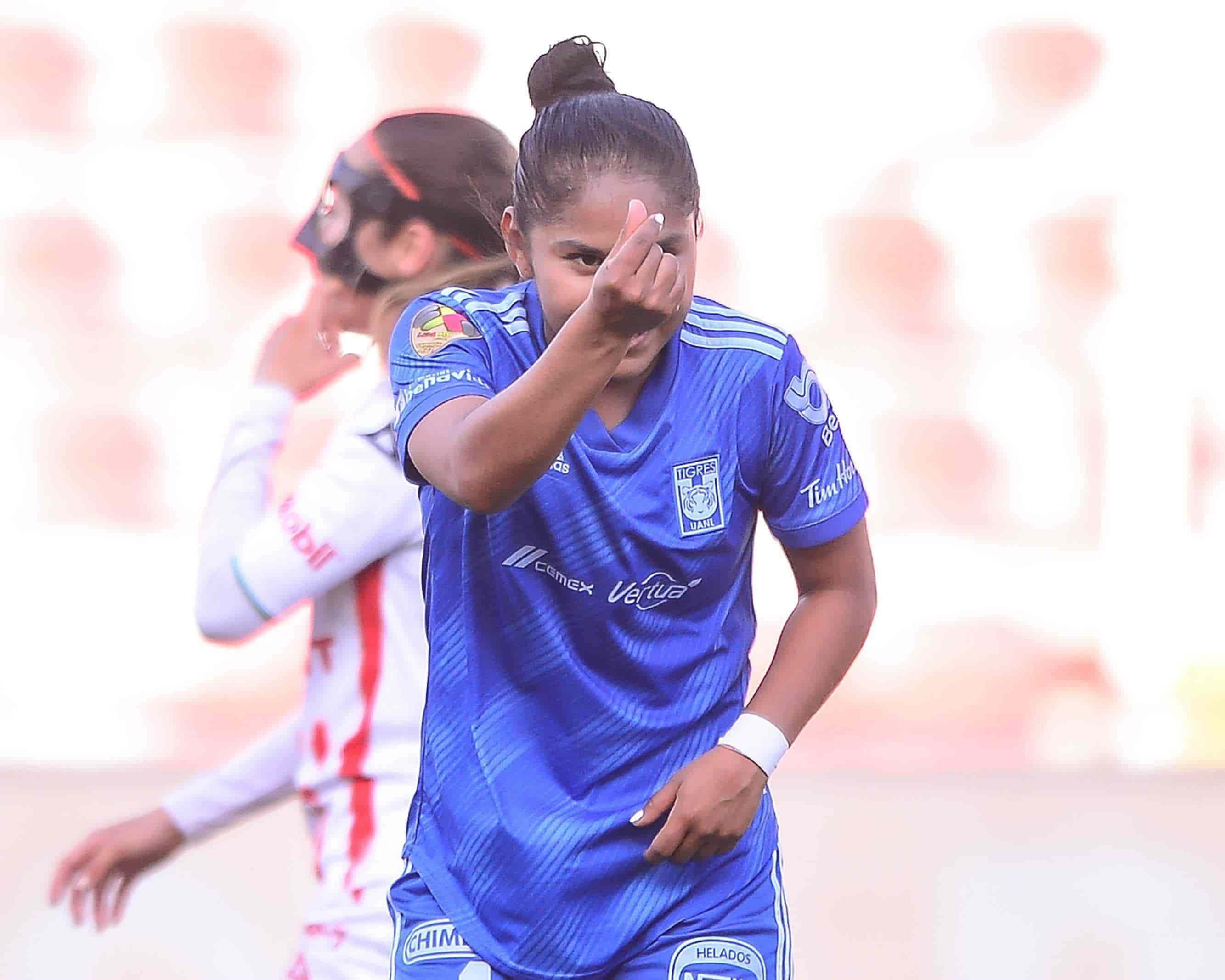 Belén Cruz hace el 2-1.