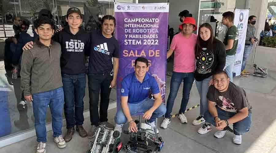 Estudiante del Tec es premiado por su excelencia