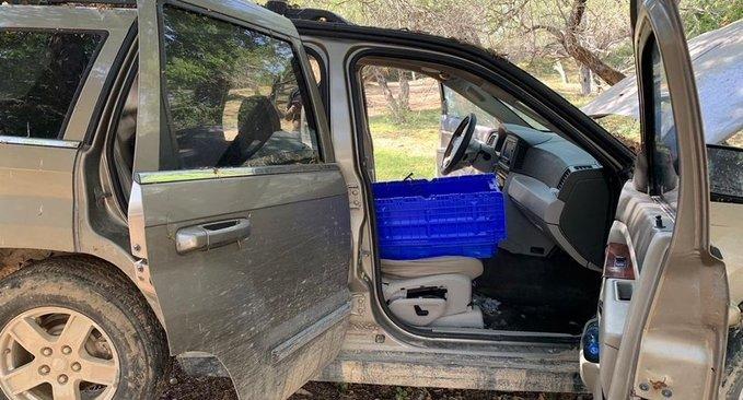 Hallan encajuelados cuerpos de 4 jóvenes en Nogales, Sinaloa Hallan encajuelados cuerpos de 4 jóvenes en Nogales, Sinaloa