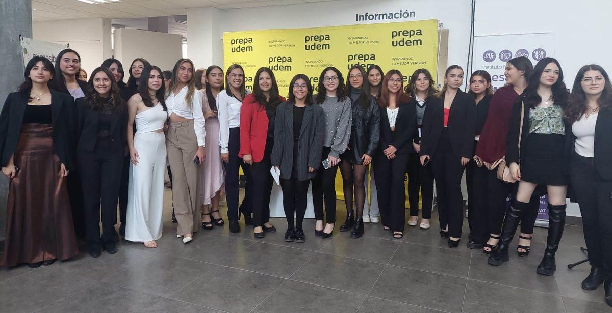 Exponen su creatividad en artes plásticas