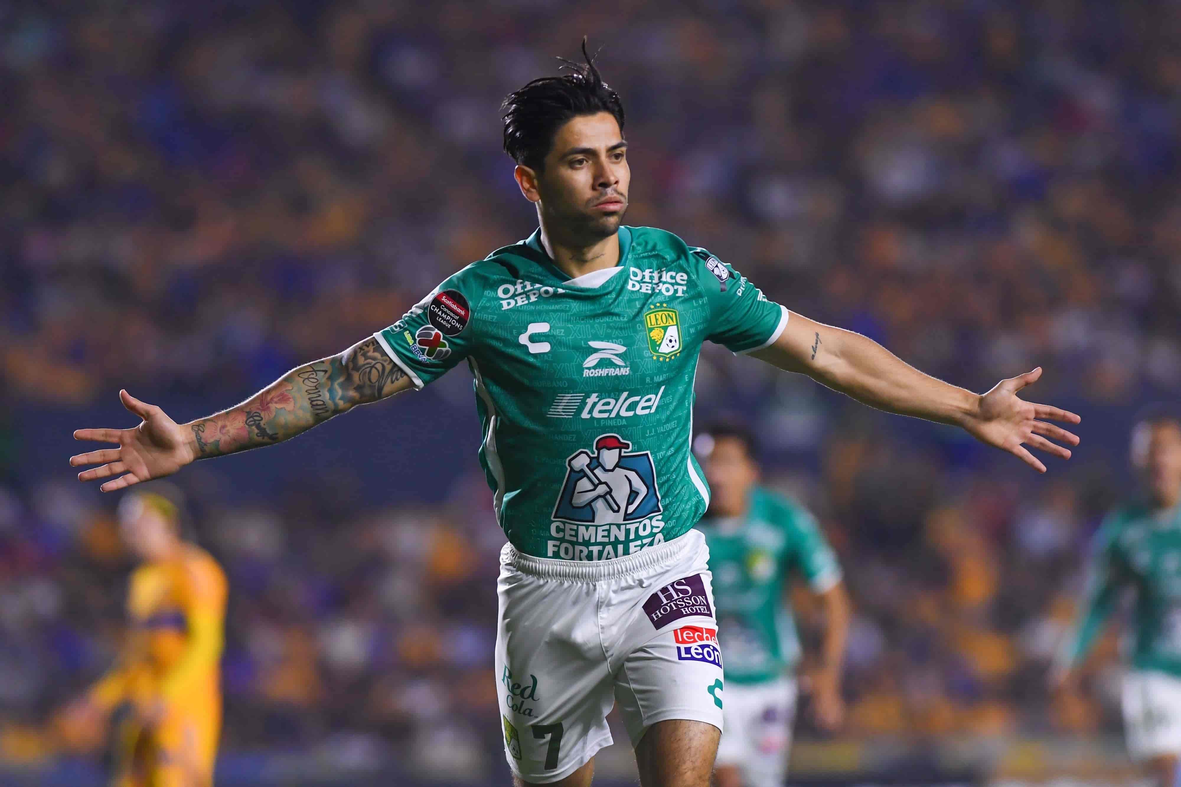 Víctor Dávila hace el 1-0.