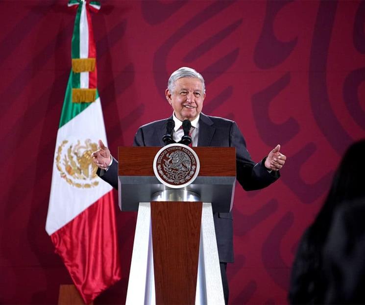 AMLO libra medidas del INE por apoyo a legisladores