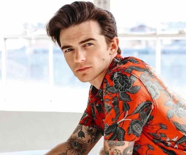 Captan a Drake Bell inhalando sustancia de un globo
