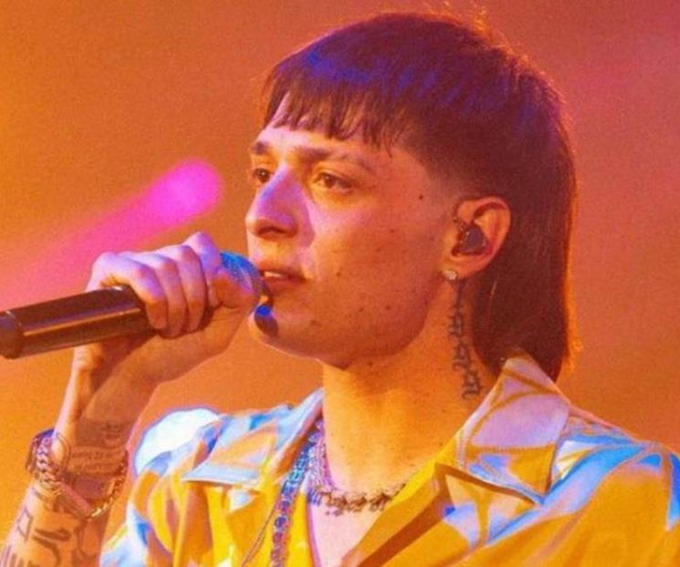 Confiesa Peso Pluma que no le gusta su voz