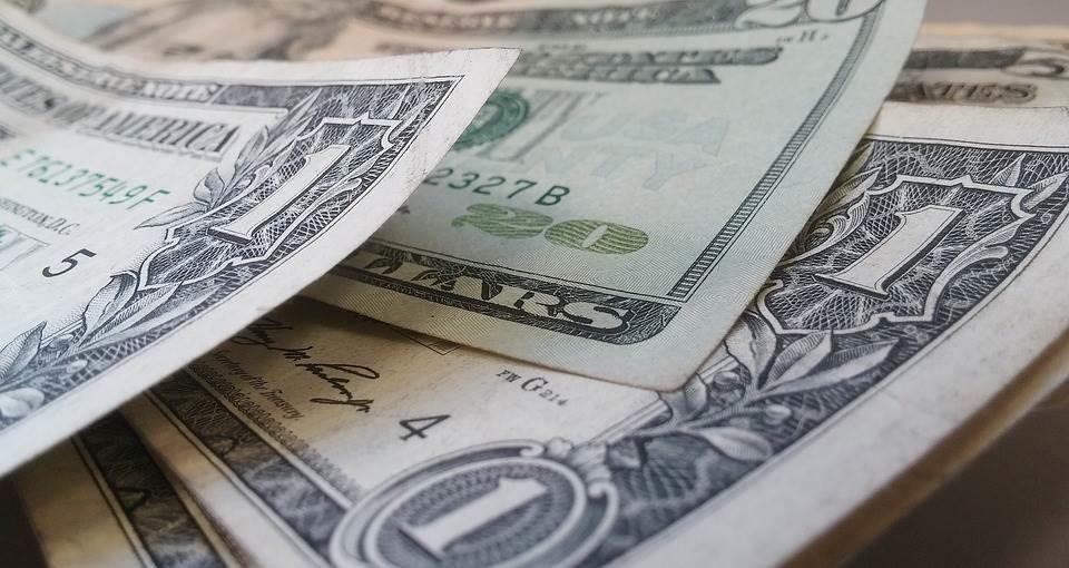 Precio del dólar abre en 18.14 pesos al mayoreo