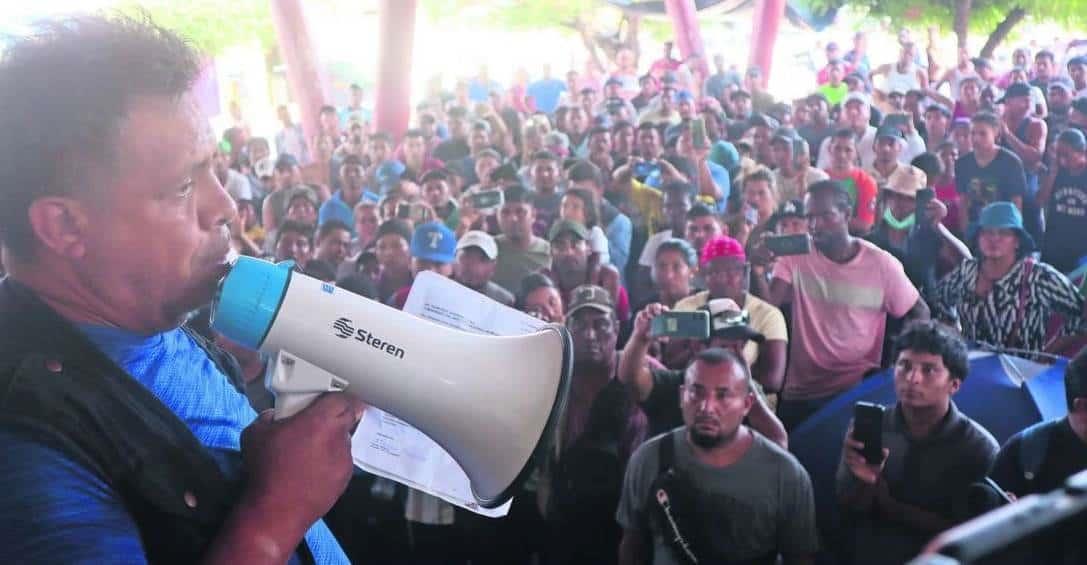 Llegan a acuerdo con INM y desmantelan caravana