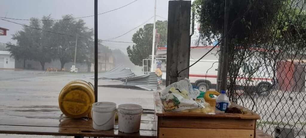 Causa daños ventarrón en Cadereyta