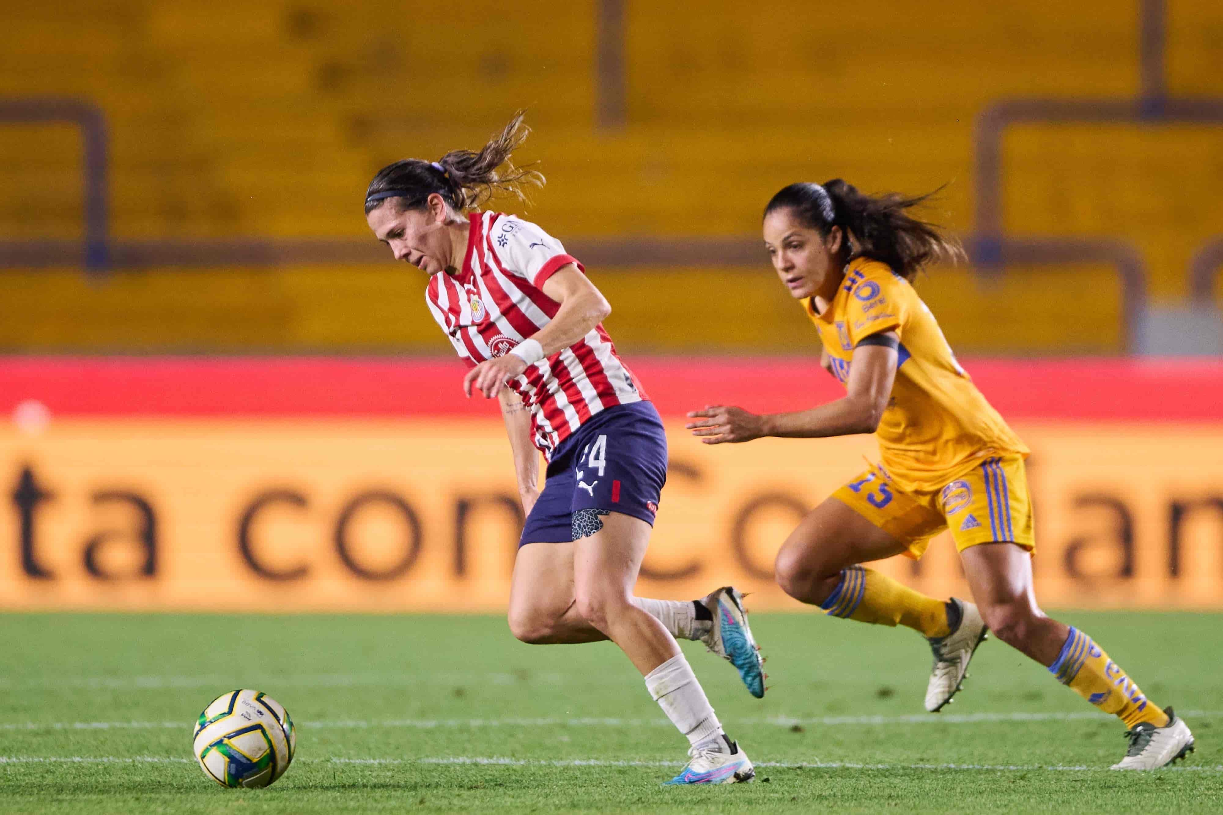 Alicia Cervantes abre el marcador.