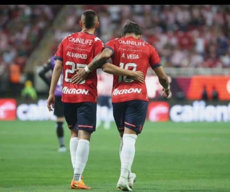 Golea Chivas y califican directo a Liguilla Golea Chivas y califican directo a Liguilla