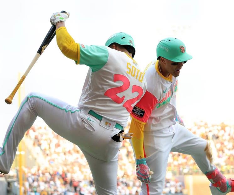 Padres vencen a Gigantes en gira de Grandes Ligas por México Padres vencen a Gigantes en gira de Grandes Ligas por México