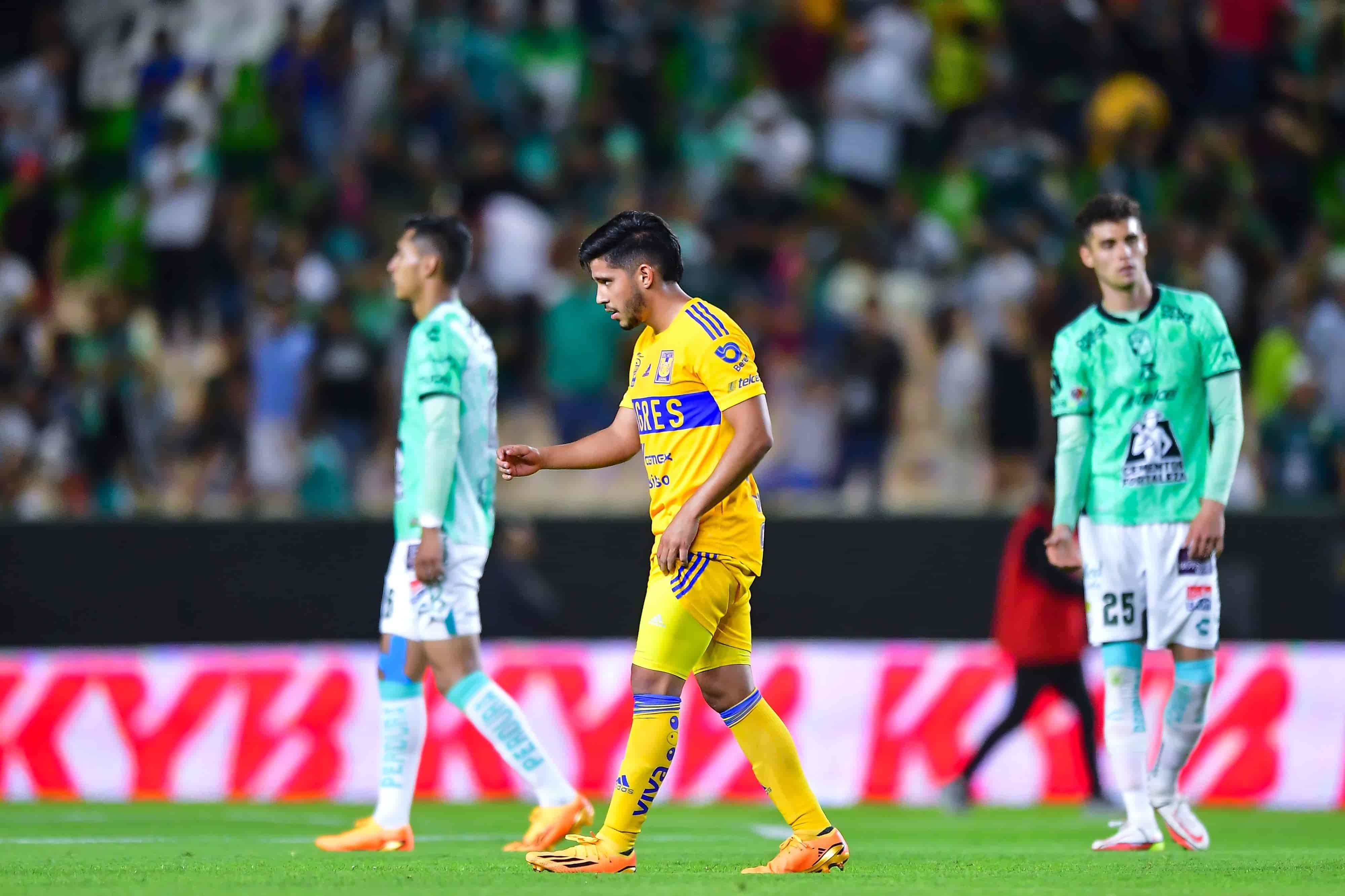 Cierran felinos temporada regular con derrota.