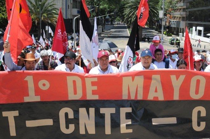 Protesta CNTE afuera de Palacio Nacional