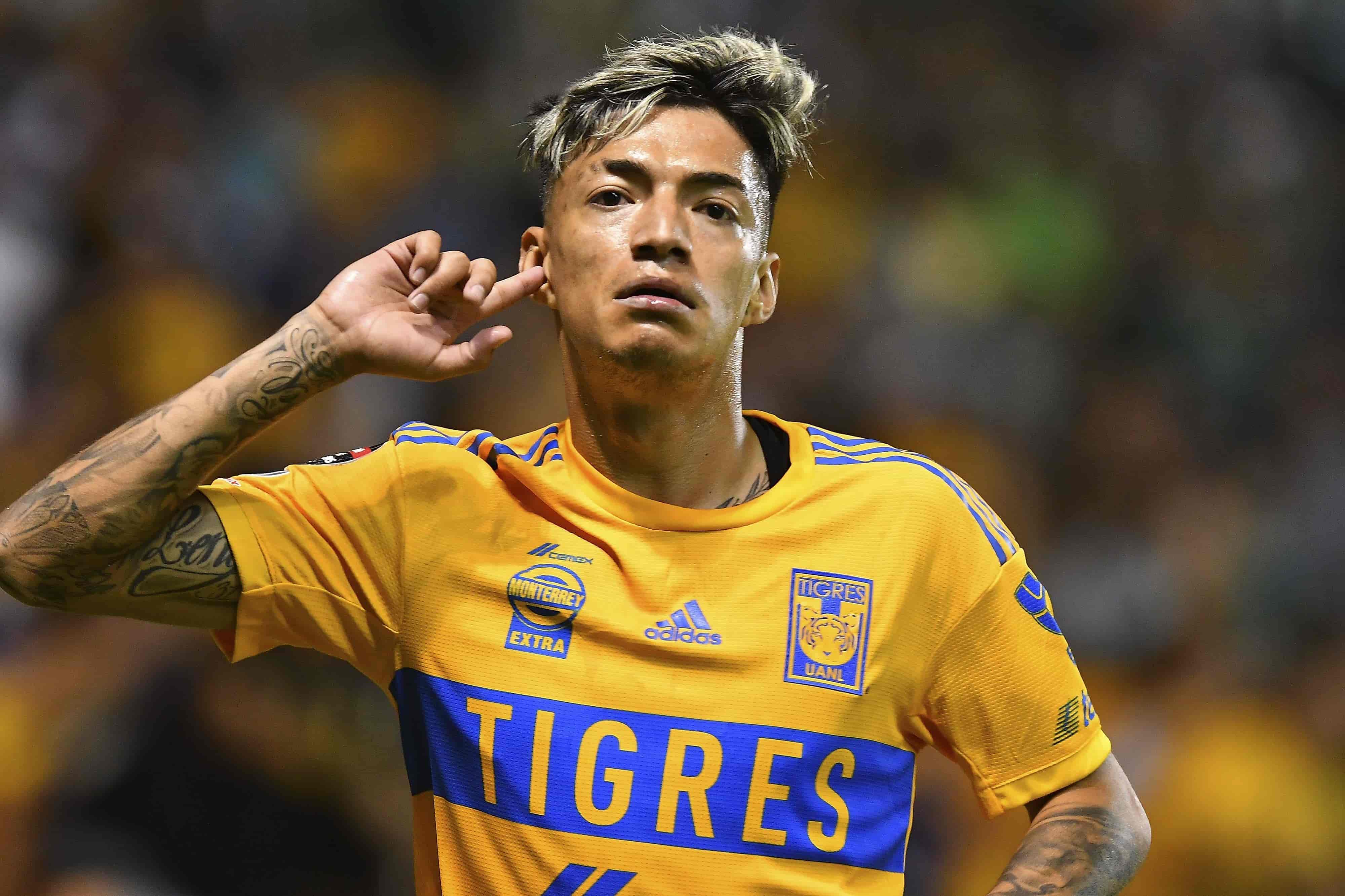 Raymundo Fulgencio hace el del descuento.