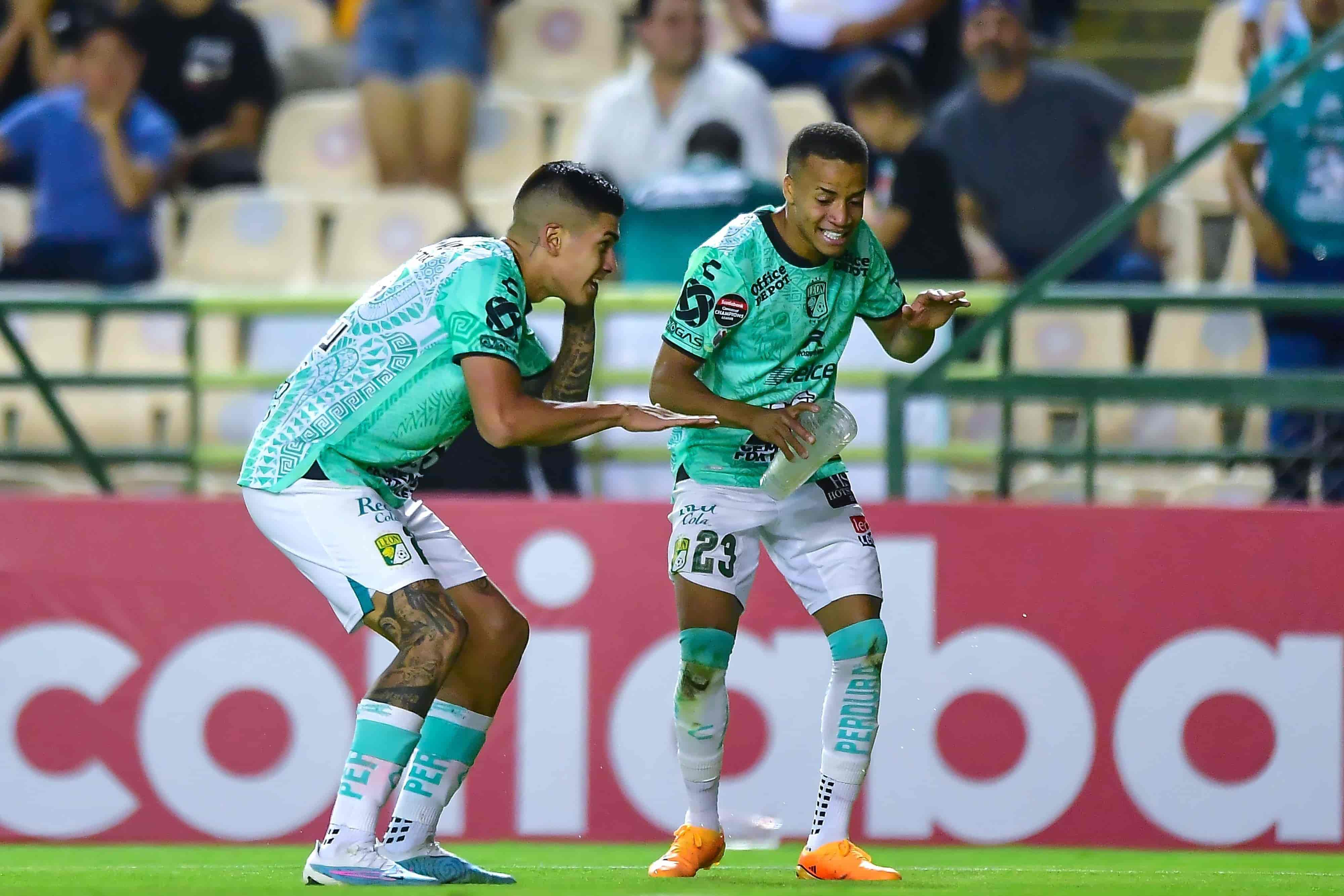 Adonis Frías hace el 3-1.