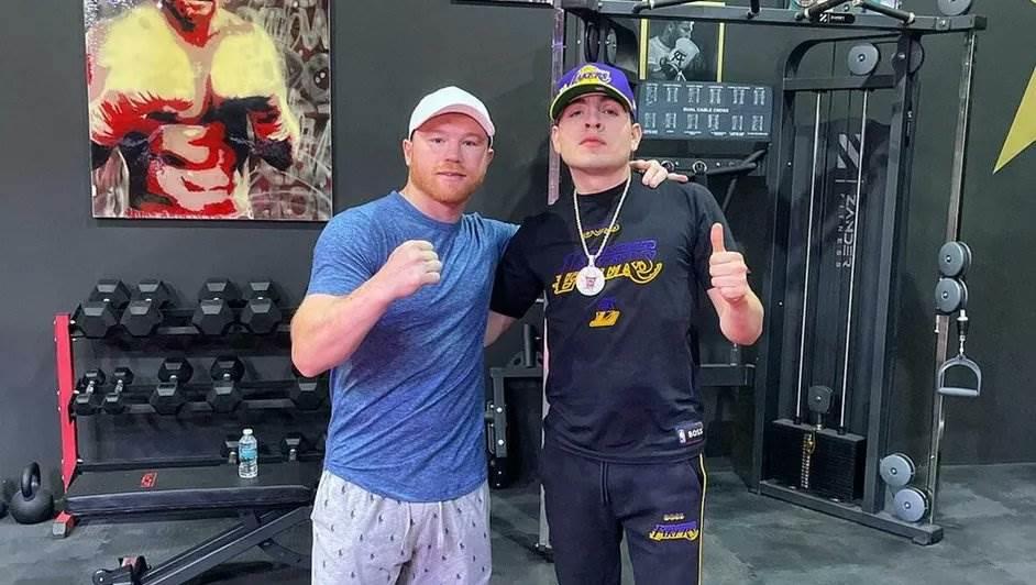 Será Beto Vega quien entone himno en pelea del Canelo