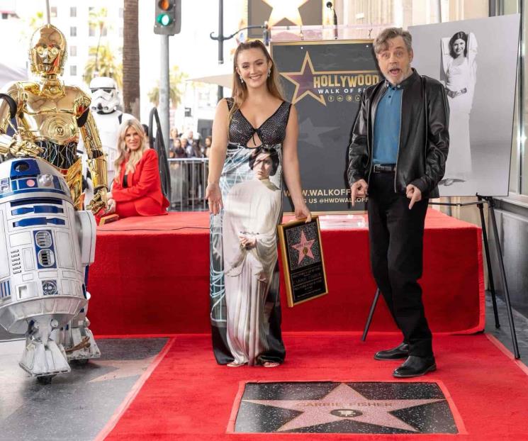 Obtiene Carrie Fisher su estrella en el Paseo de la Fama Obtiene Carrie Fisher su estrella en el Paseo de la Fama