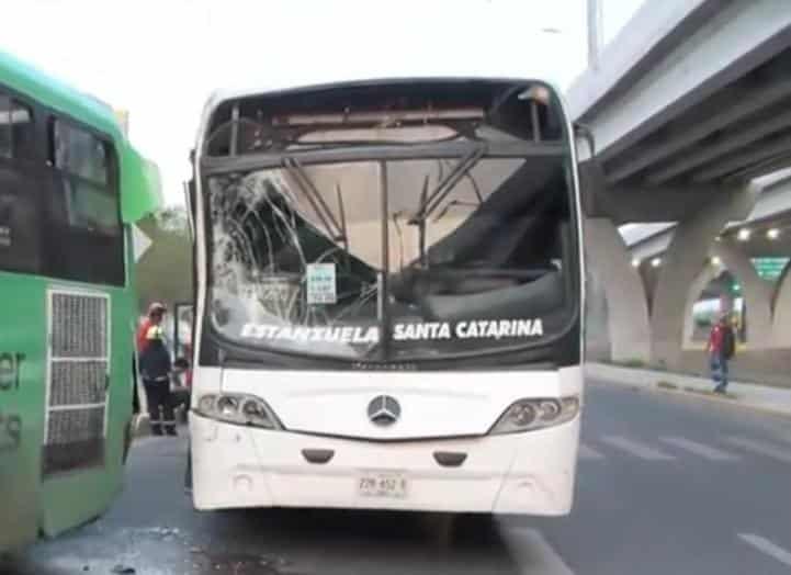 Deja choque de camiones 10 lesionados