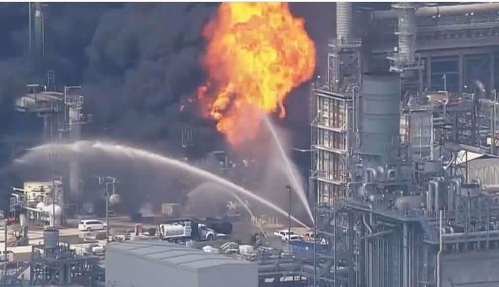 Se registra incendio en refinería Deer Park en Texas