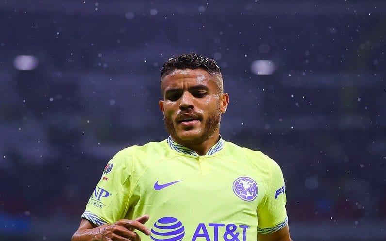Dos Santos podría llegar al futbol regio