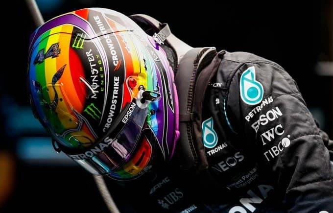 Usará Hamilton casco con bandera arcoiris
