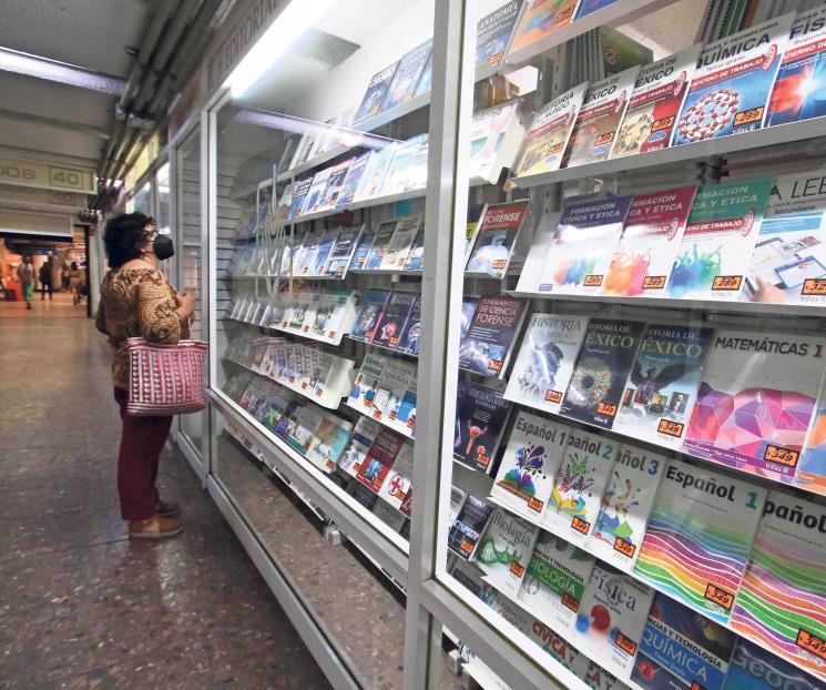 Quedan editores privados fuera para libros de texto Quedan editores privados fuera para libros de texto