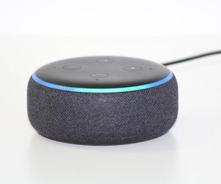 Amazon quiere renovar a Alexa dándole funciones de ChatGPT Amazon quiere renovar a Alexa dándole funciones de ChatGPT