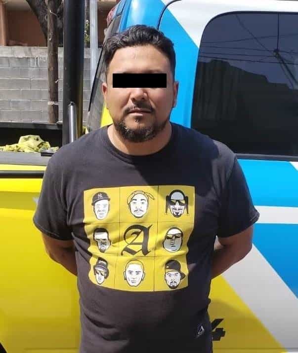 En el momento en que circulaba en un vehículo que cuenta con reporte de robo, un hombre fue detenido por oficiales de la Policía de Monterrey, al ser detectado a través del Sistema de Seguridad del C-4, en la Colonia Treviño