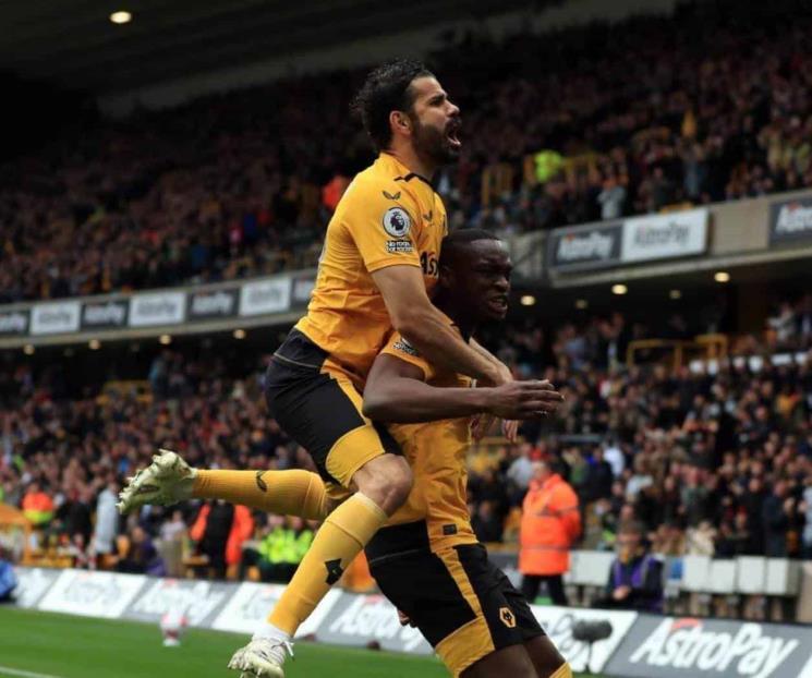 Wolves ganan sin Raúl Jiménez