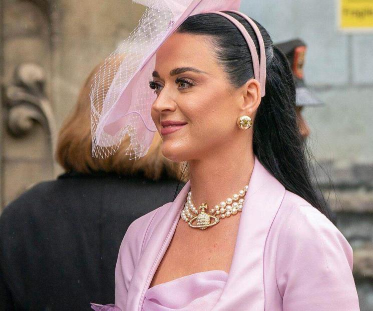 Deslumbran famosos en coronación de Carlos III