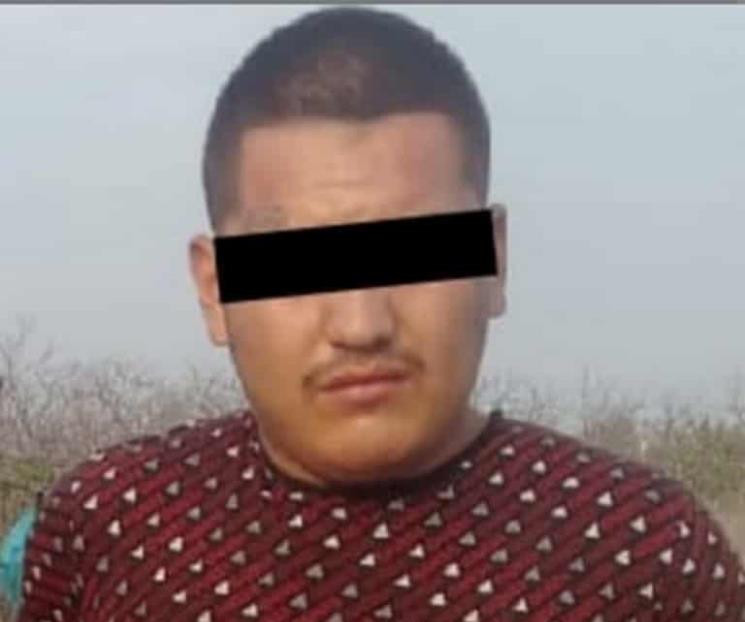 Cae con cartuchos de armas de fuego
