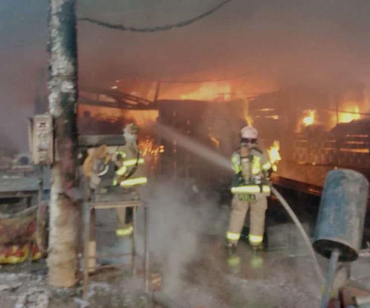 Se incendia taller en la Colonia Estrella