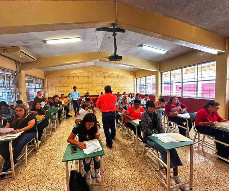 Aplican exámenes para certificación de educación básica