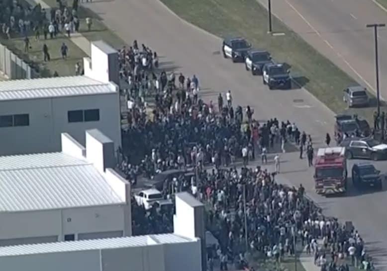 Identifican al tirador del mall en Texas