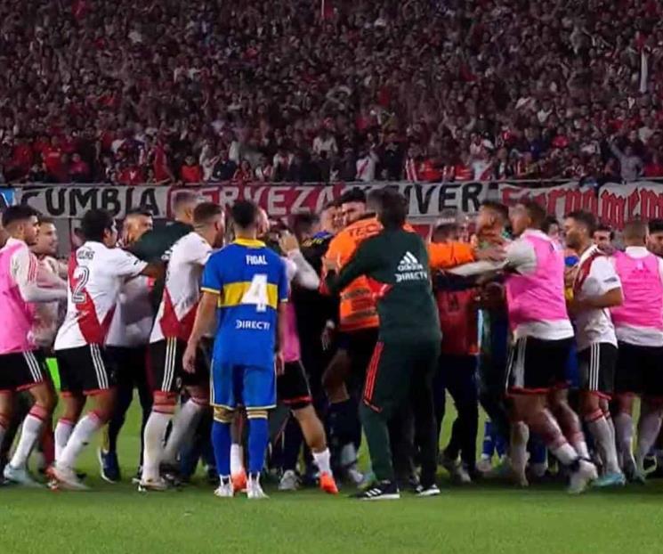 Gana River un clásico que acabó en pelea