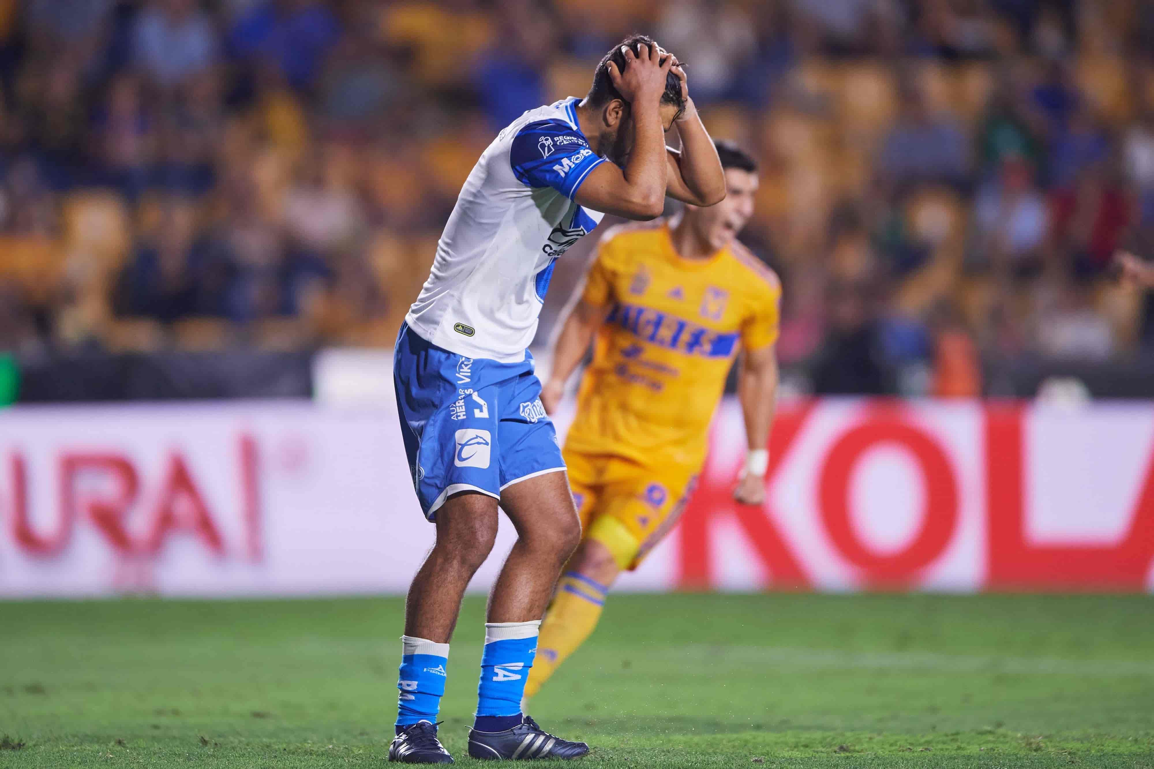 Diego de Buen falla un penal.